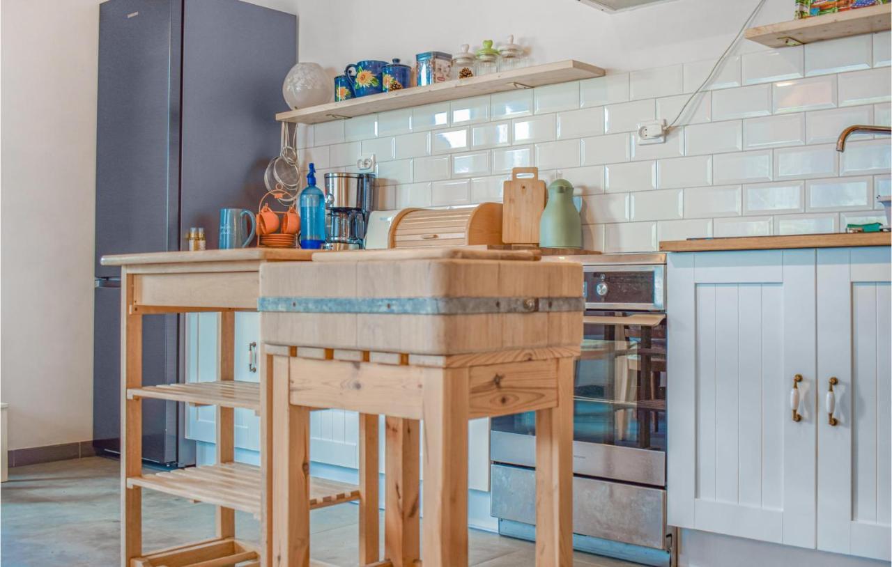 Nice Home In Nowe Warpno With Kitchen Exterior foto