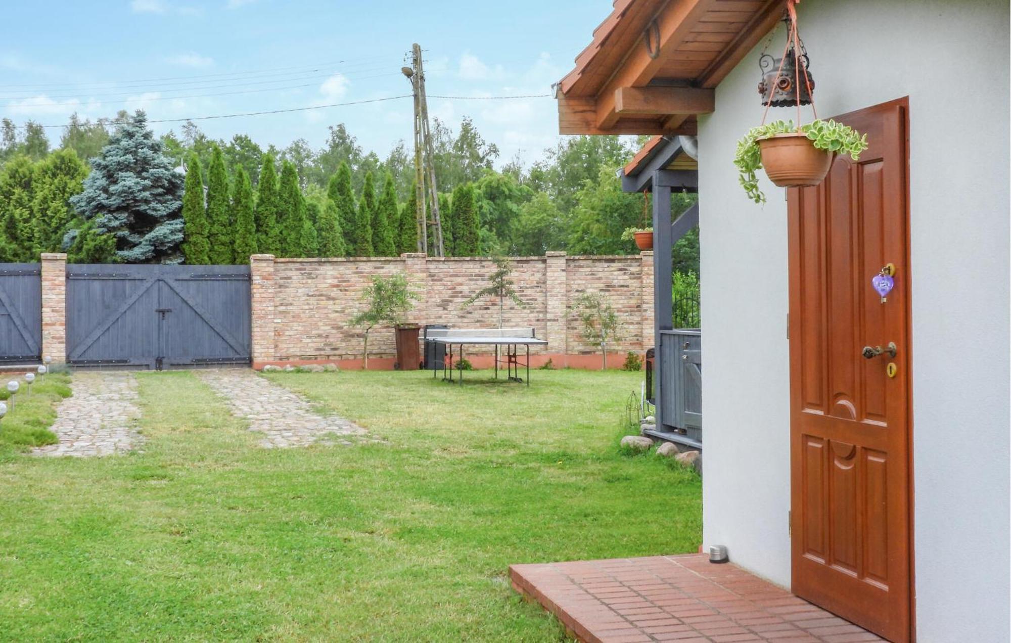 Nice Home In Nowe Warpno With Kitchen Exterior foto